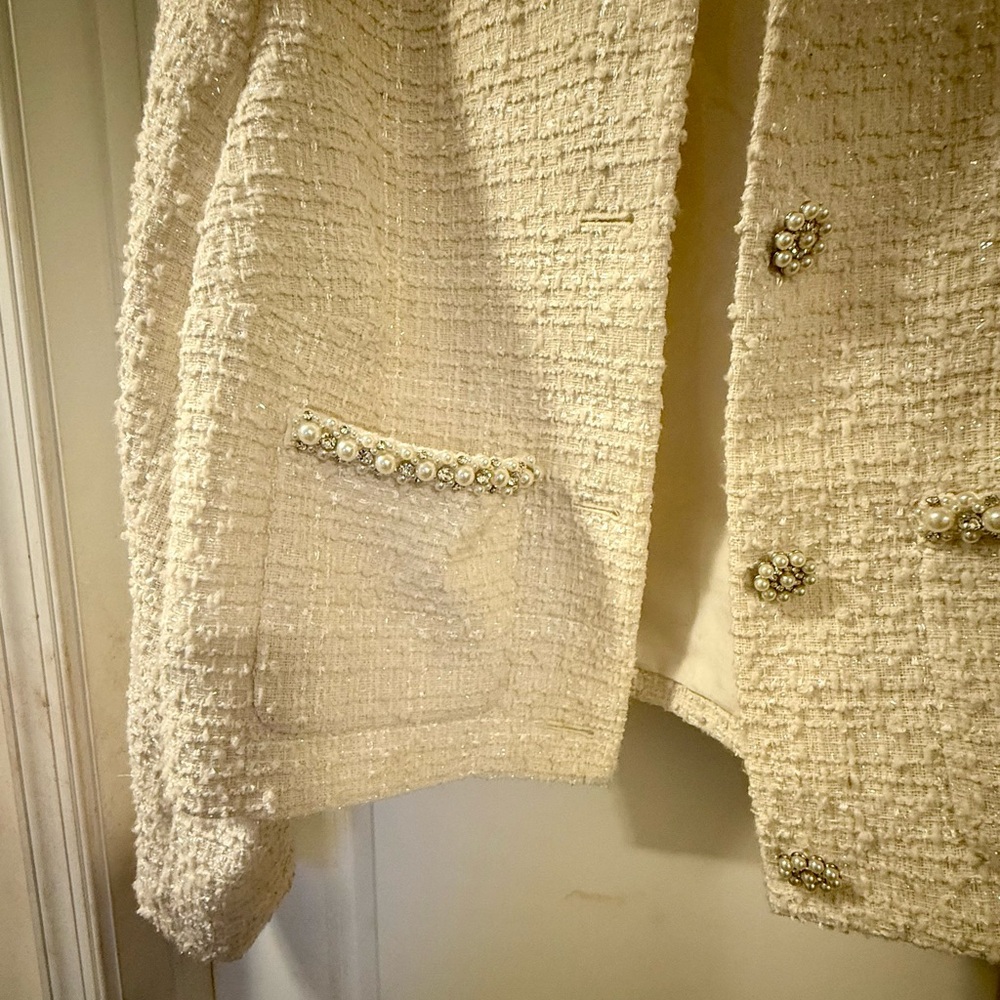 Elegant Cream Tweed Jacket - Picture 2 of 2